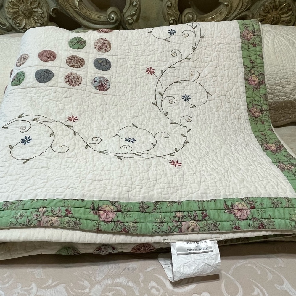 YO YO QUILT, SUFFOLK PUFF QUILT, NOSTALGIC HOME FASHIONS, QUEEN SIZE - Picture 9 of 11